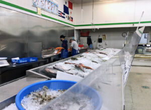 Seafood market with distancing