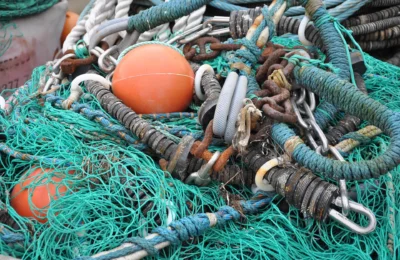 How much lost fishing gear contributes to ocean pollution each year?